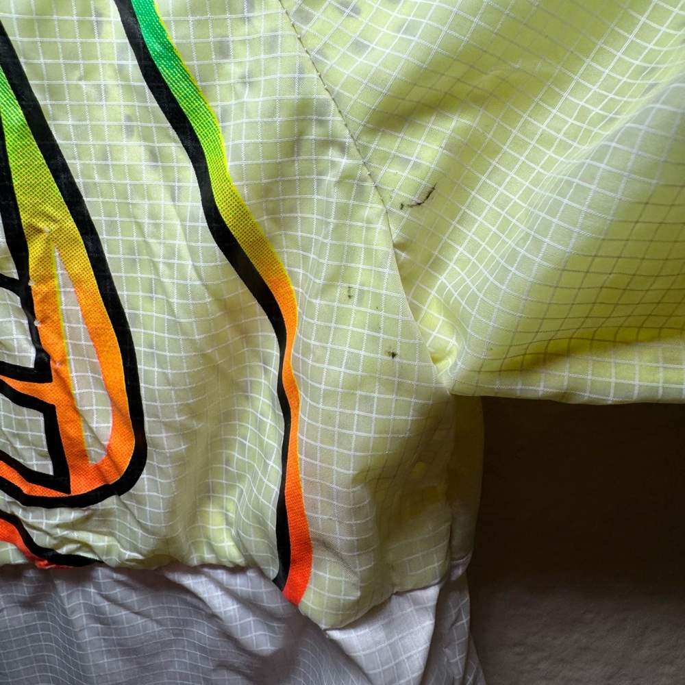 Nike kids 4-5T yellow and white windbreaker jacket - Picture 6 of 10